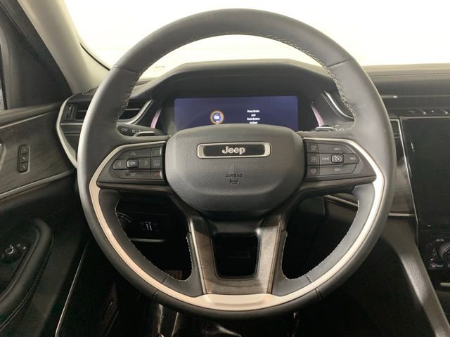 Used 2023 Jeep Grand Cherokee L Limited w/ Black Appearance Package image 18