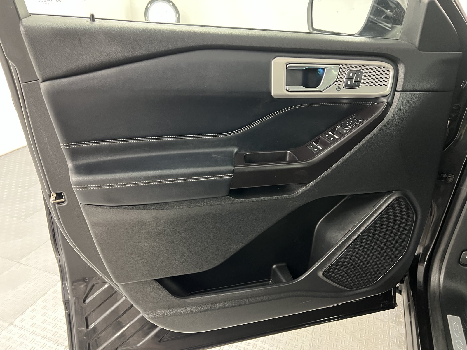 Used 2020 Ford Explorer Limited AWD/4WD image 14