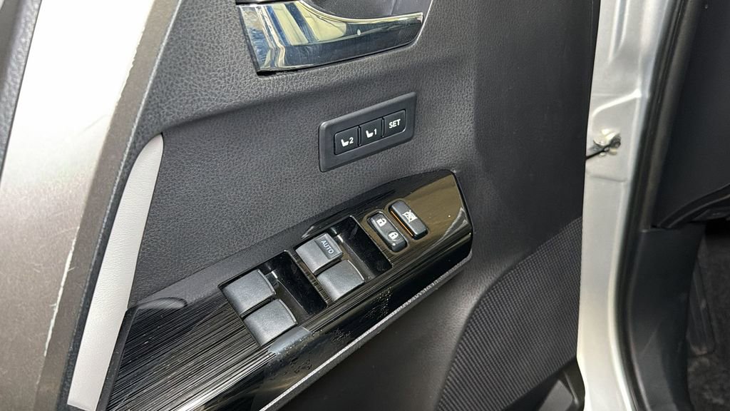 Used 2016 Toyota RAV4 Limited image 20