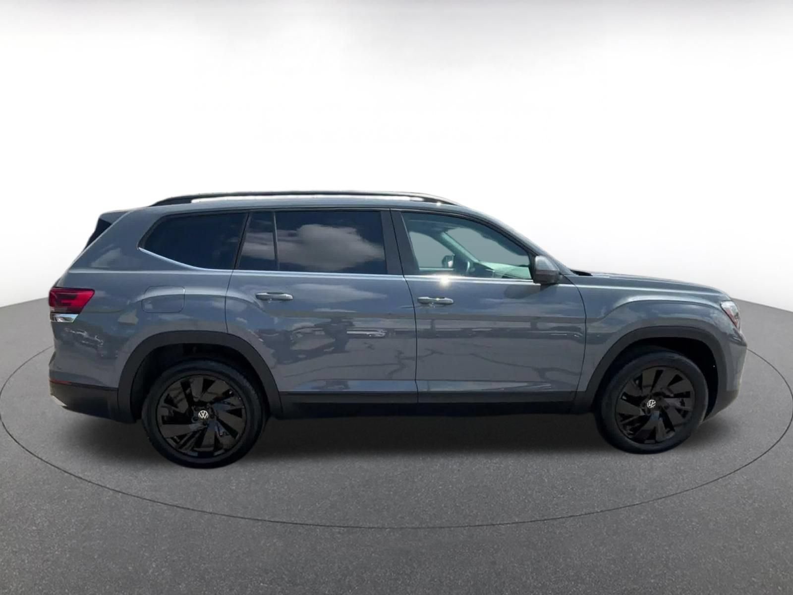 Used 2026 Volkswagen Atlas SE FWD image 13