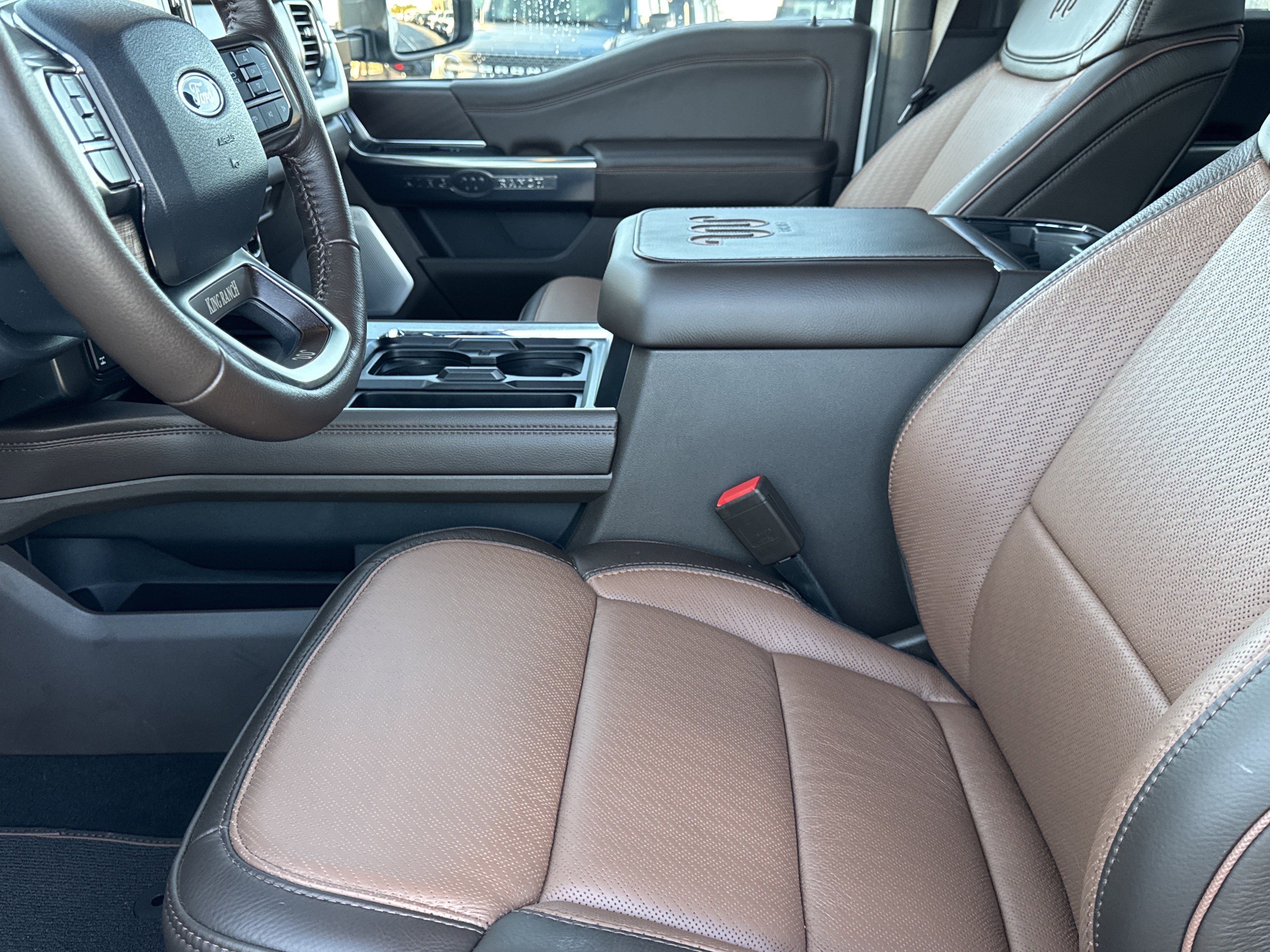 Used 2025 Ford F350 King Ranch w/ FX4 Off-Road Package image 9