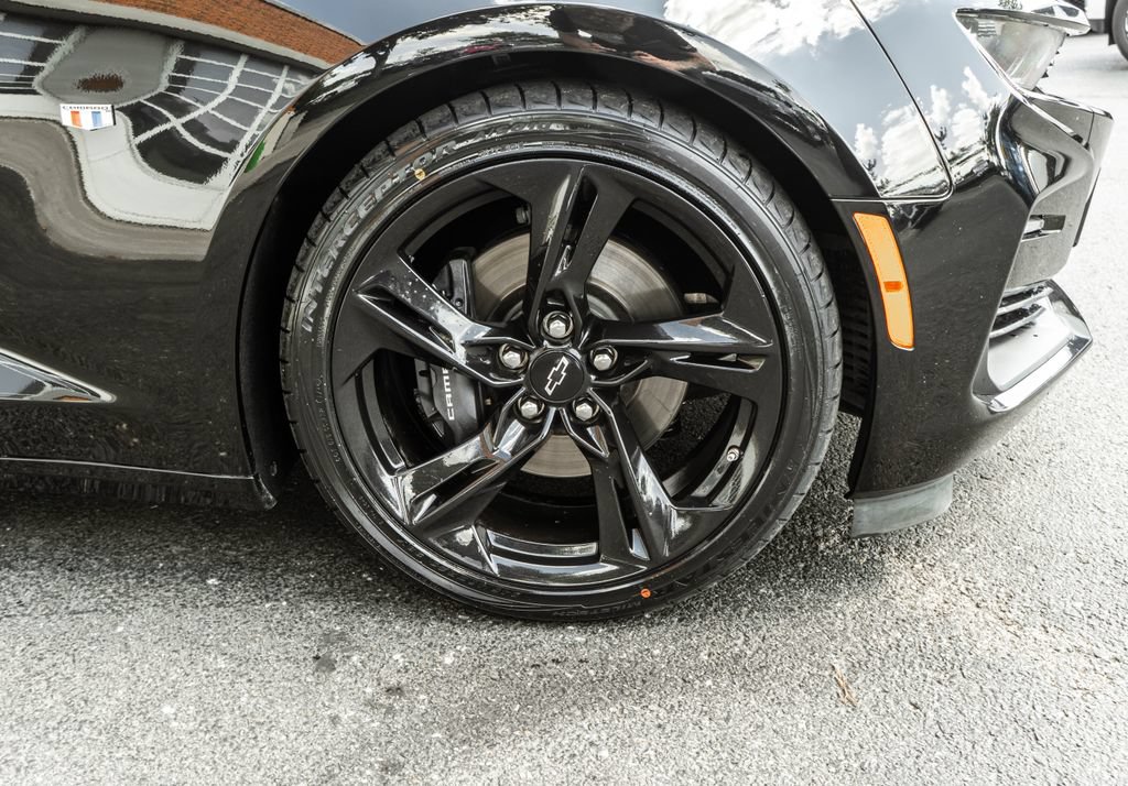 Used 2022 Chevrolet Camaro SS RWD image 5