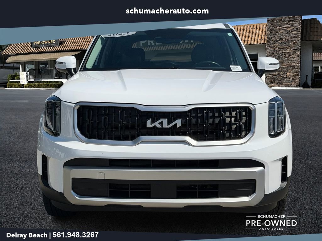 Used 2025 Kia Telluride EX w/ EX Captain's Chair Package FWD image 2