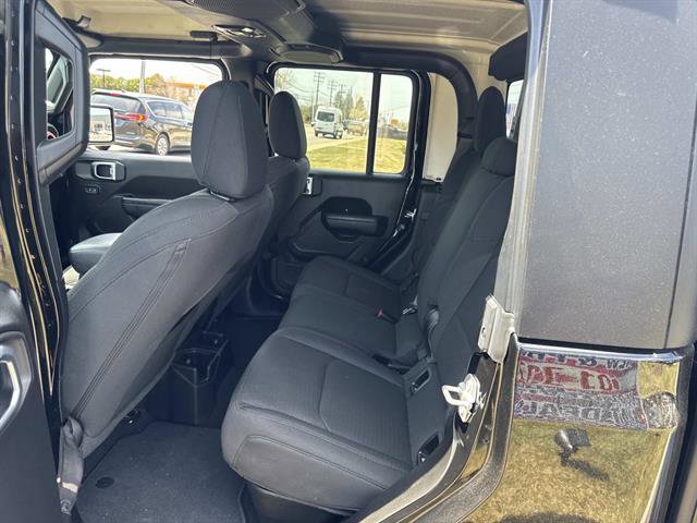Used 2023 Jeep Gladiator Sport image 10