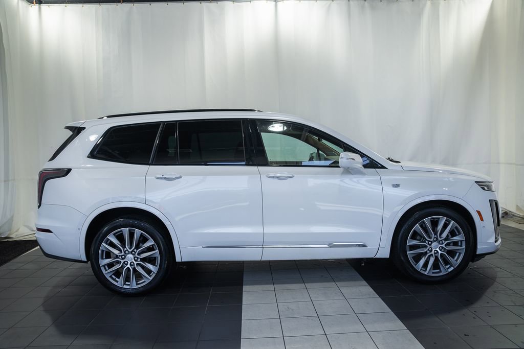 Used 2020 Cadillac XT6 Sport w/ Platinum Package AWD/4WD image 3