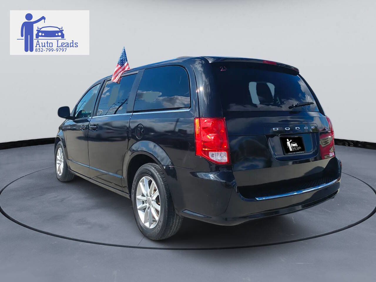 Used 2018 Dodge Grand Caravan SXT image 6