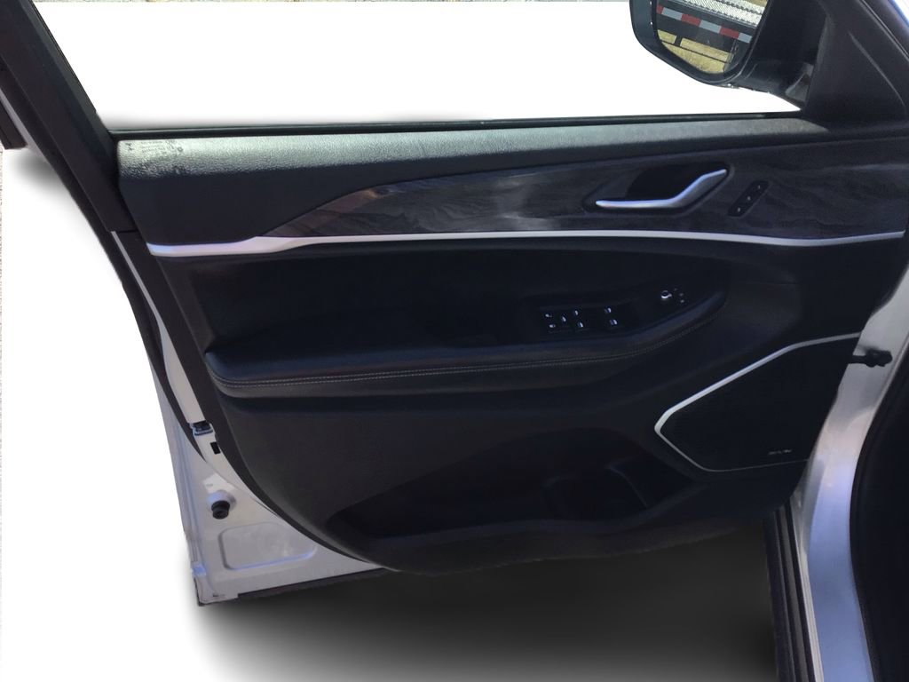 Used 2022 Jeep Grand Cherokee L Limited image 15