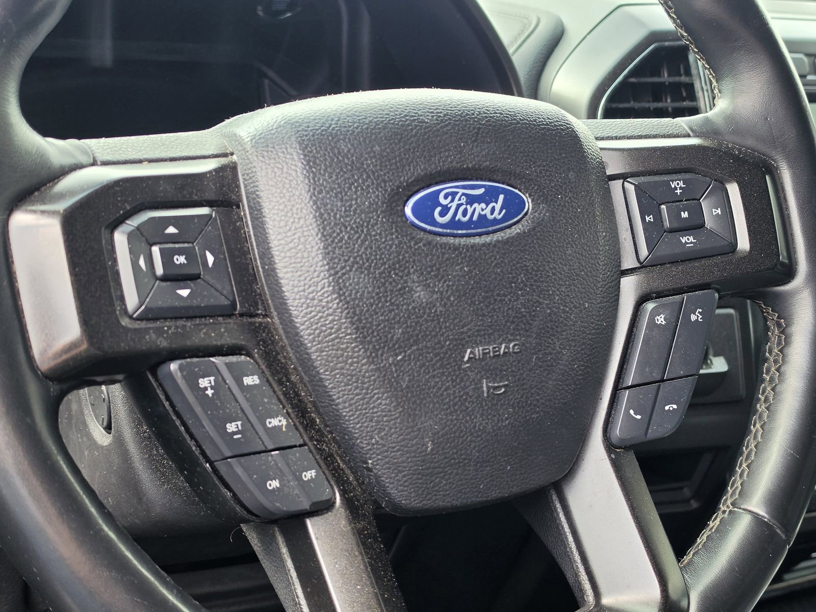 Used 2020 Ford Expedition Limited image 20