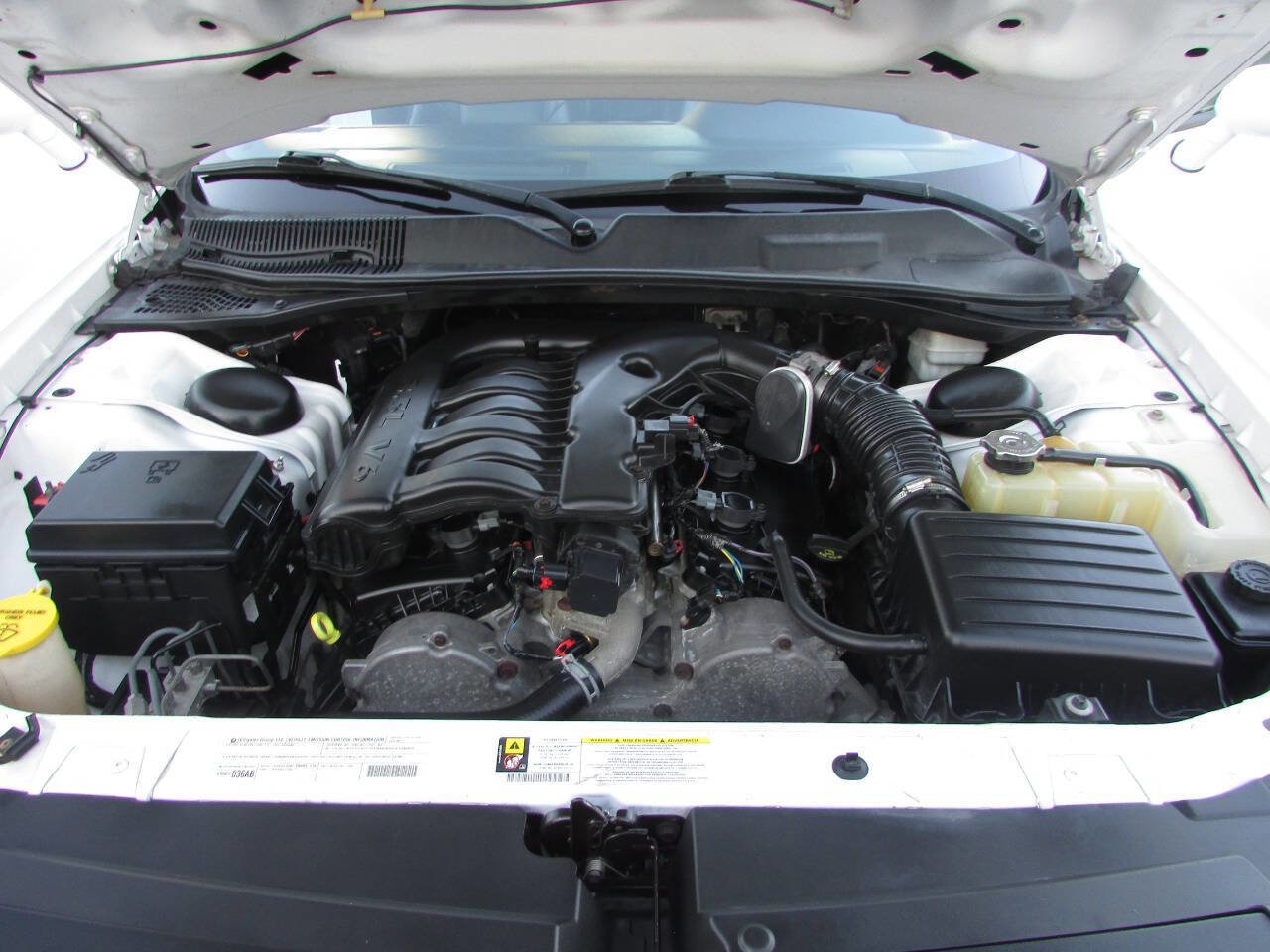 Used 2010 Dodge Challenger SE RWD image 29