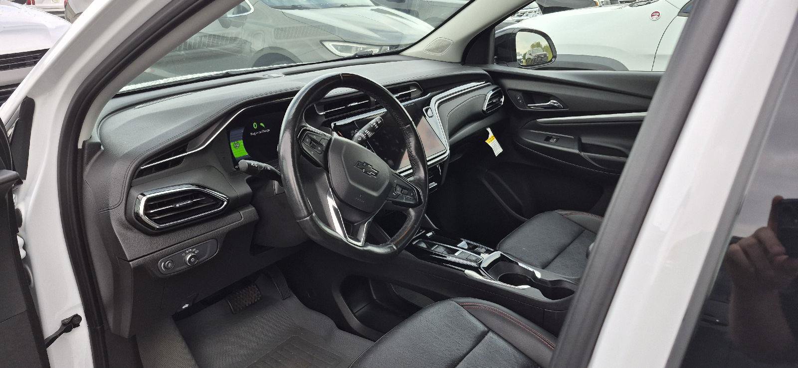 Used 2023 Chevrolet Bolt EUV LT w/ Convenience Package FWD image 8