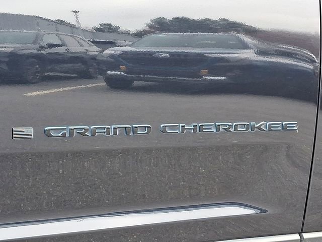 Used 2022 Jeep Grand Cherokee Trailhawk w/ Luxury Tech Group III image 33