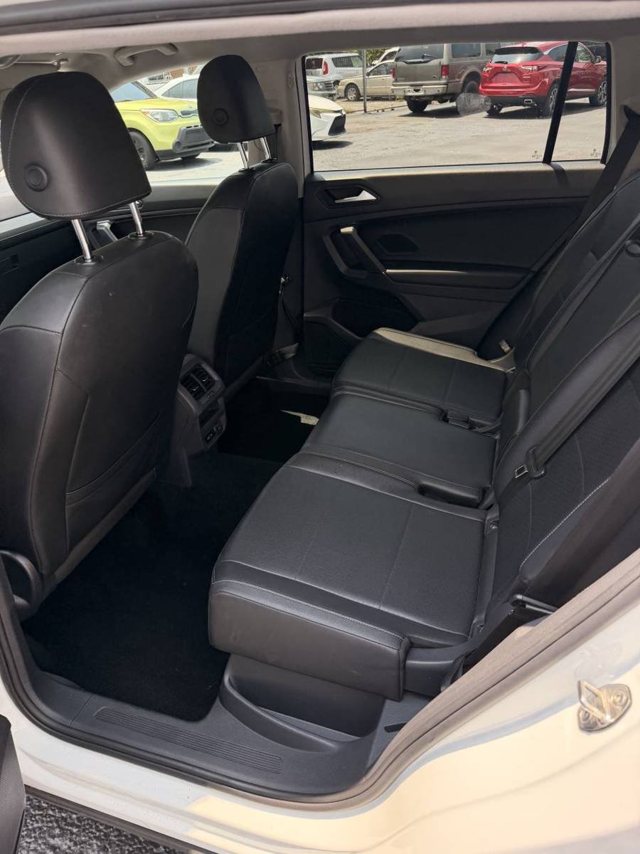 Used 2020 Volkswagen Tiguan SE AWD/4WD image 13