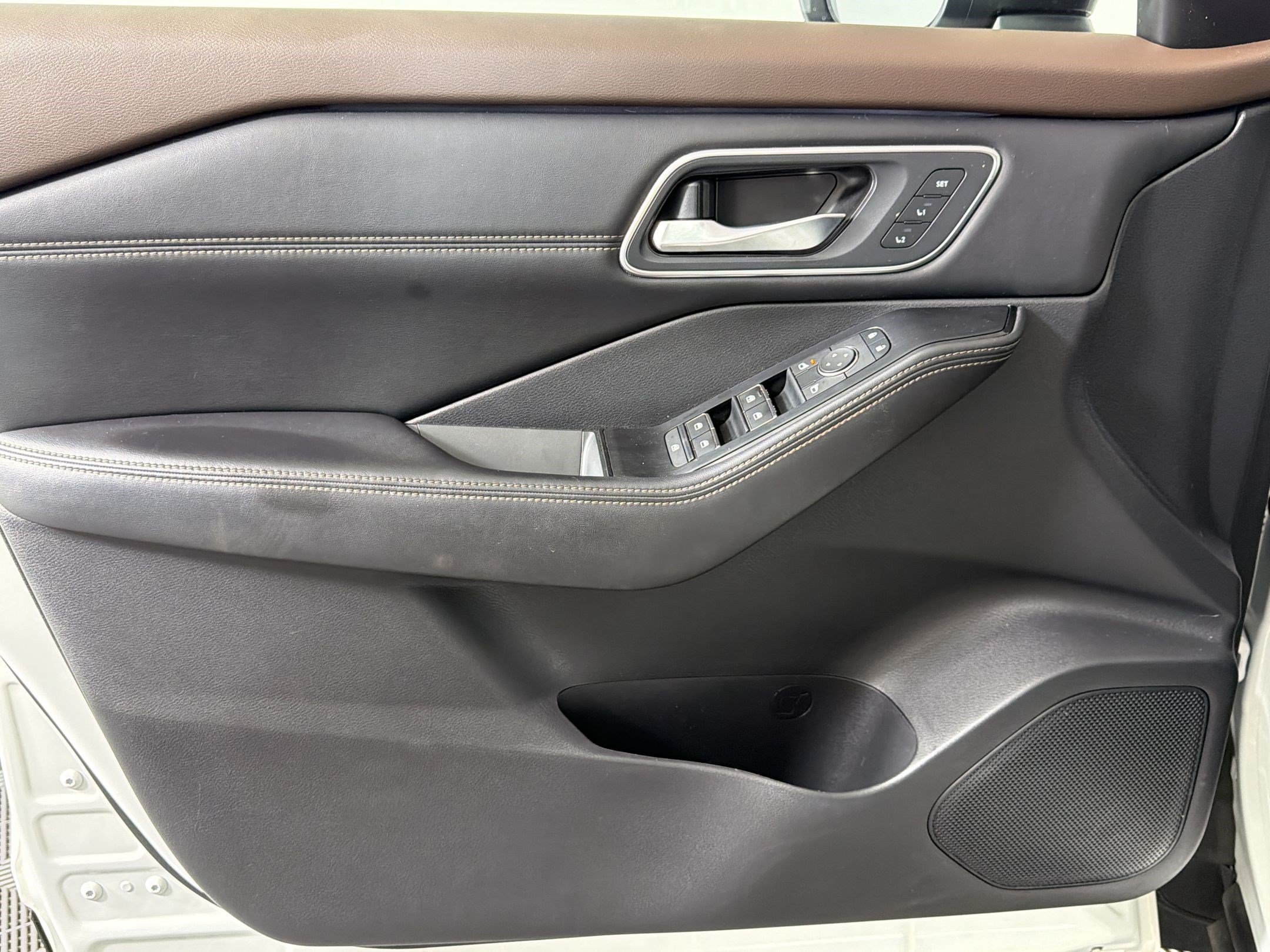 Used 2022 Nissan Rogue Platinum w/ Head-Up Display Package FWD image 12