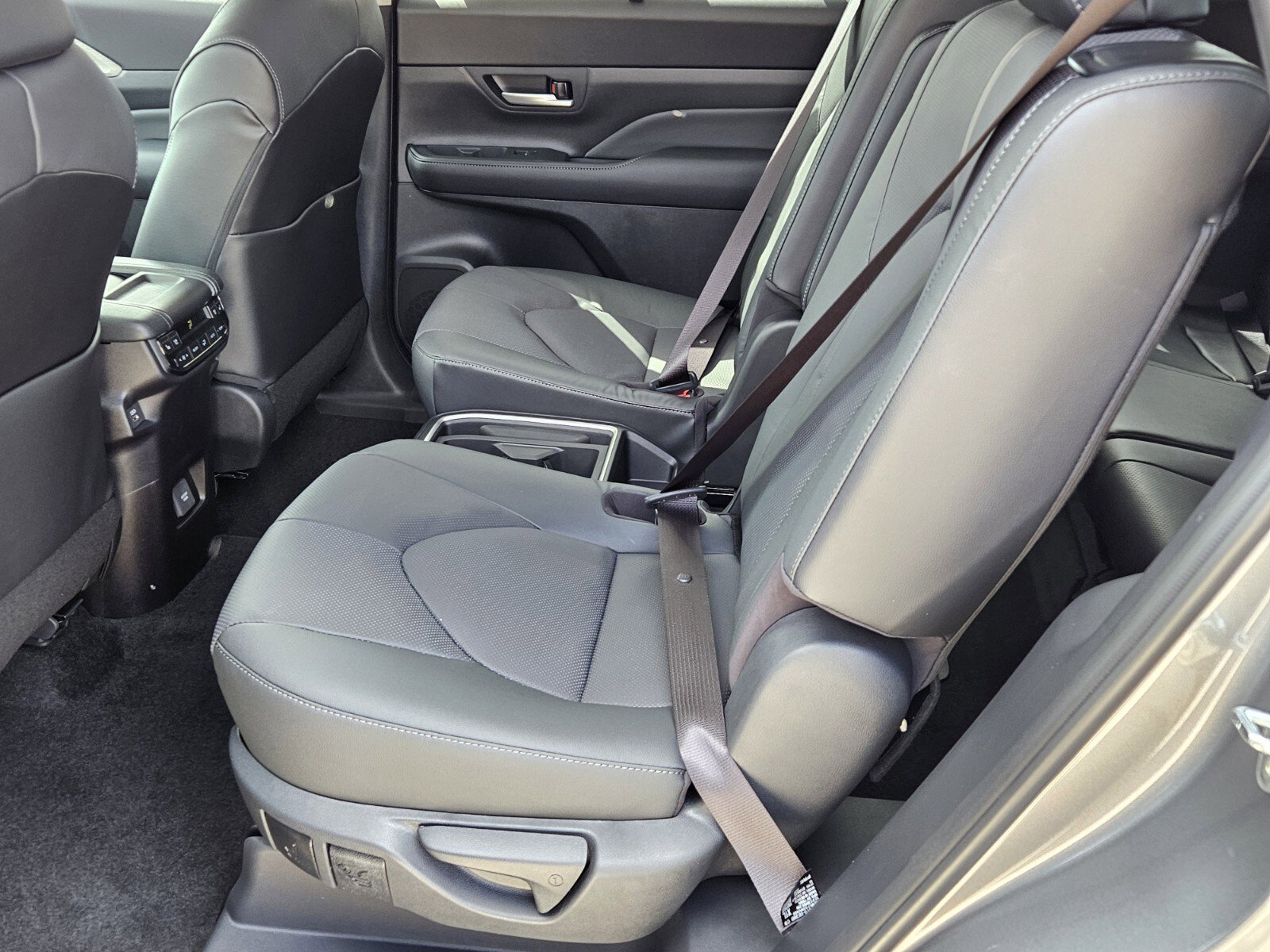 New 2026 Toyota Grand Highlander Platinum image 5