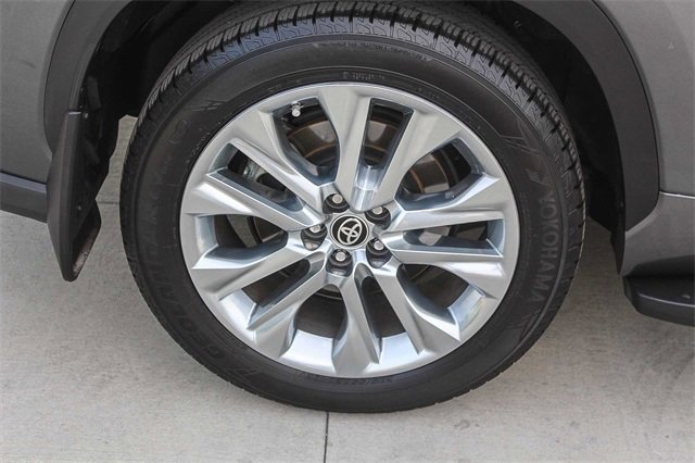 Used 2023 Toyota Highlander Limited image 14