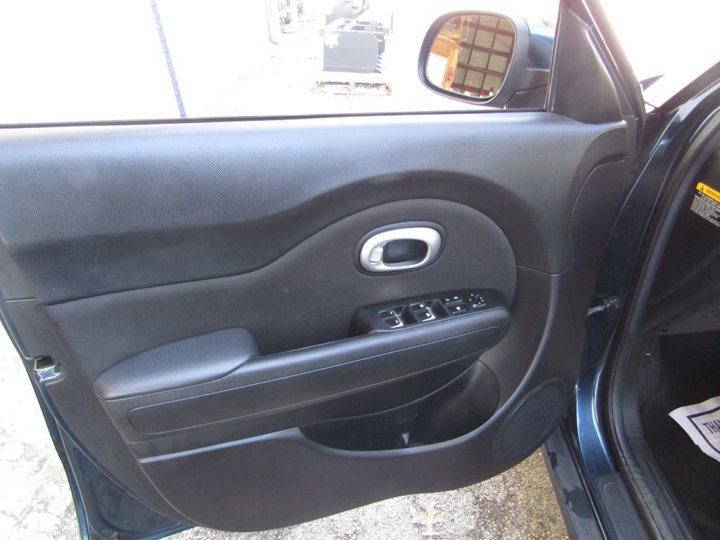 Used 2018 Kia Soul + image 13