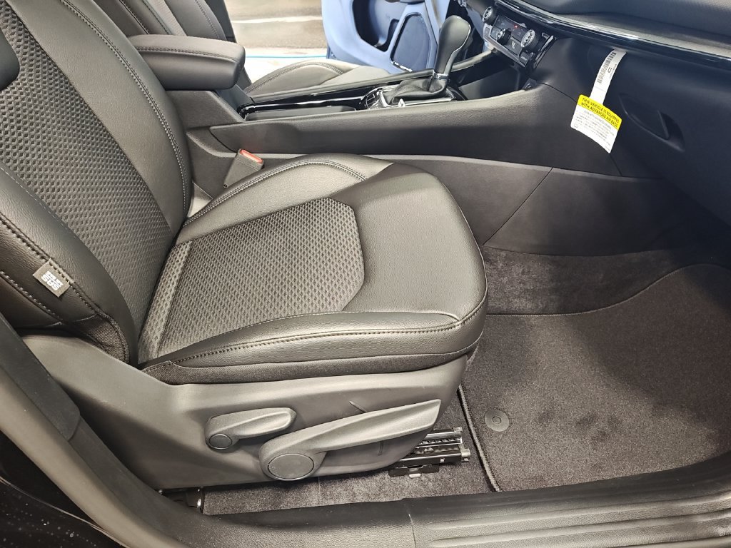 New 2026 Jeep Compass Latitude AWD/4WD image 30