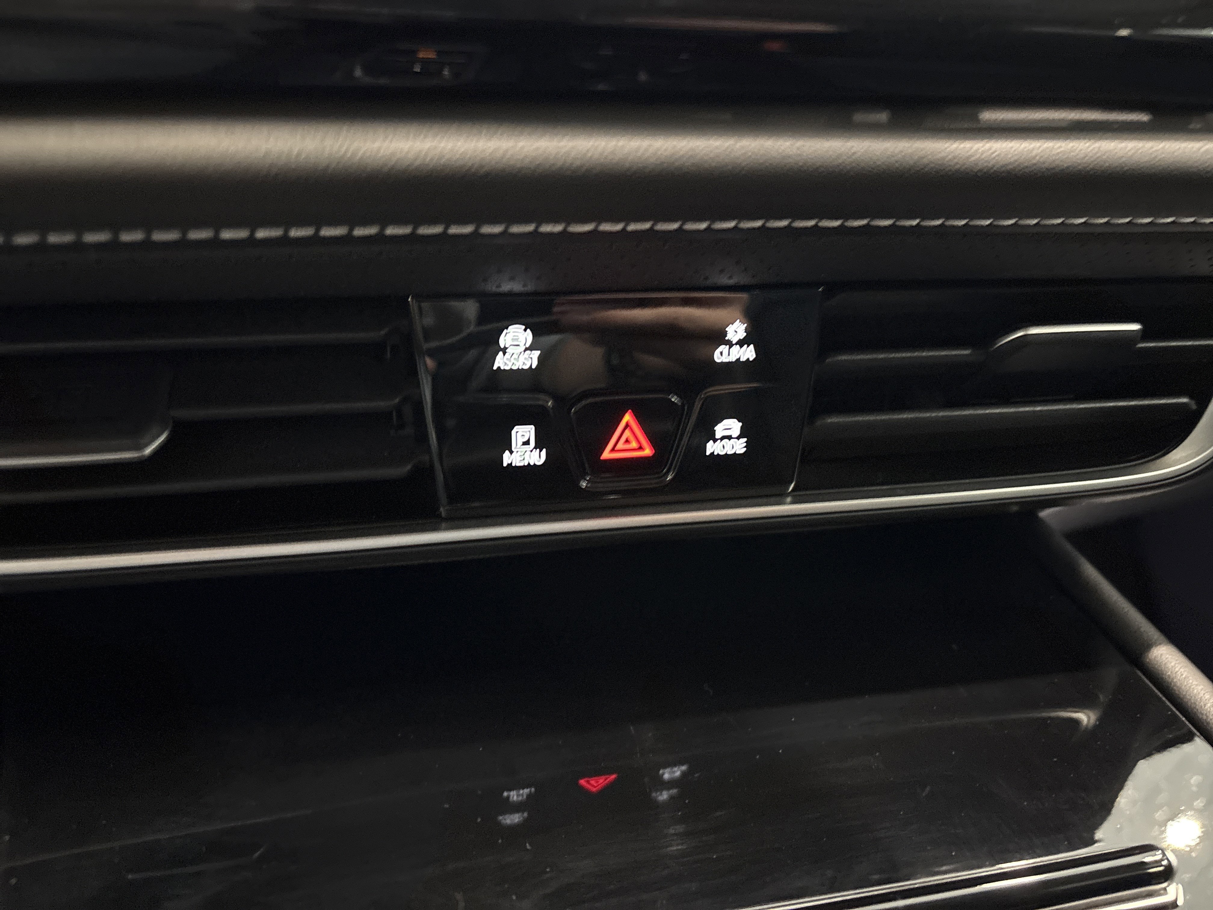 Certified 2024 Volkswagen Atlas SE image 35
