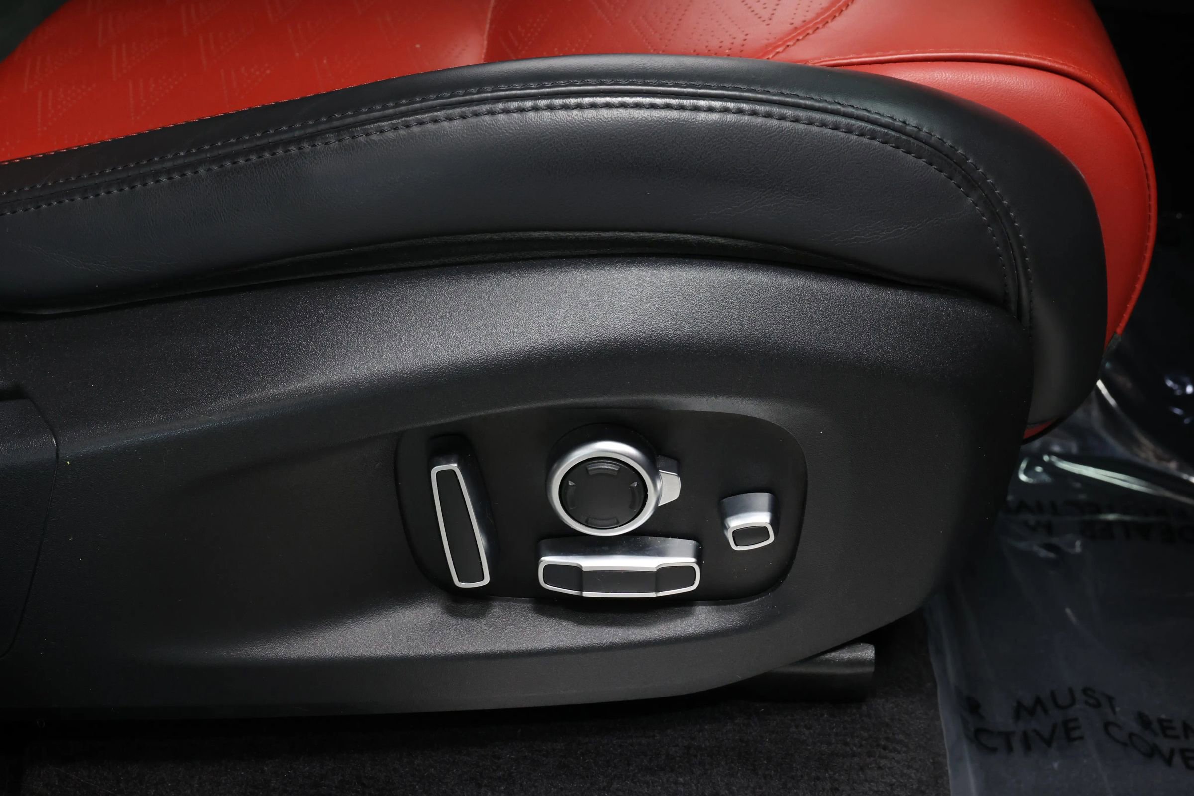 Used 2020 Land Rover Range Rover Sport SVR image 76