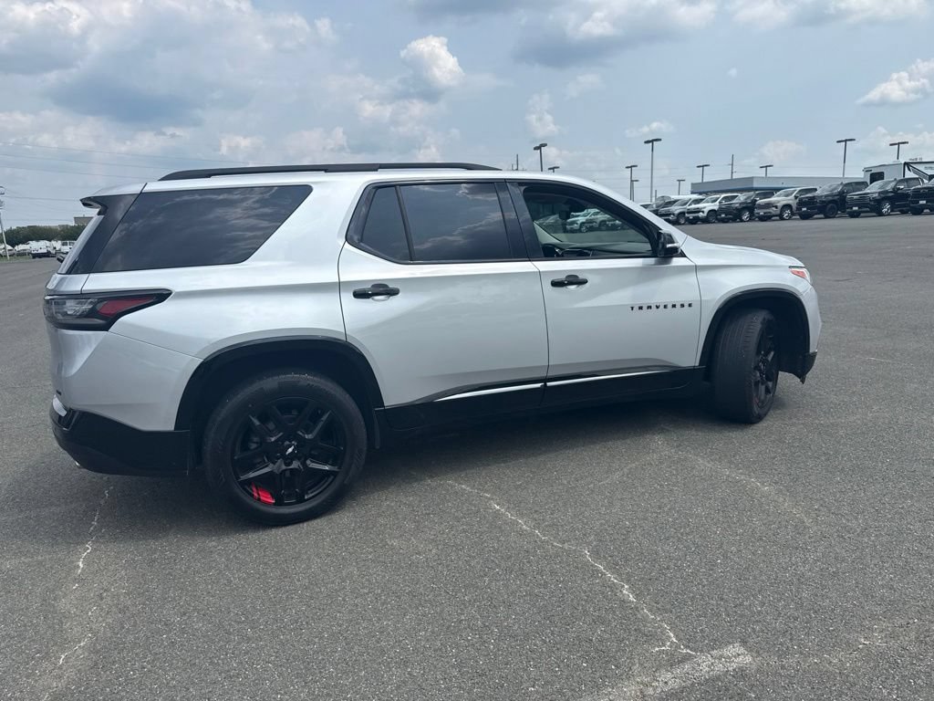 Used 2020 Chevrolet Traverse Premier w/ Redline Edition AWD/4WD image 2