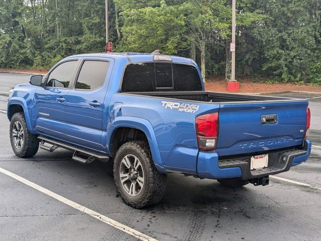 Used 2018 Toyota Tacoma TRD Sport AWD/4WD image 5