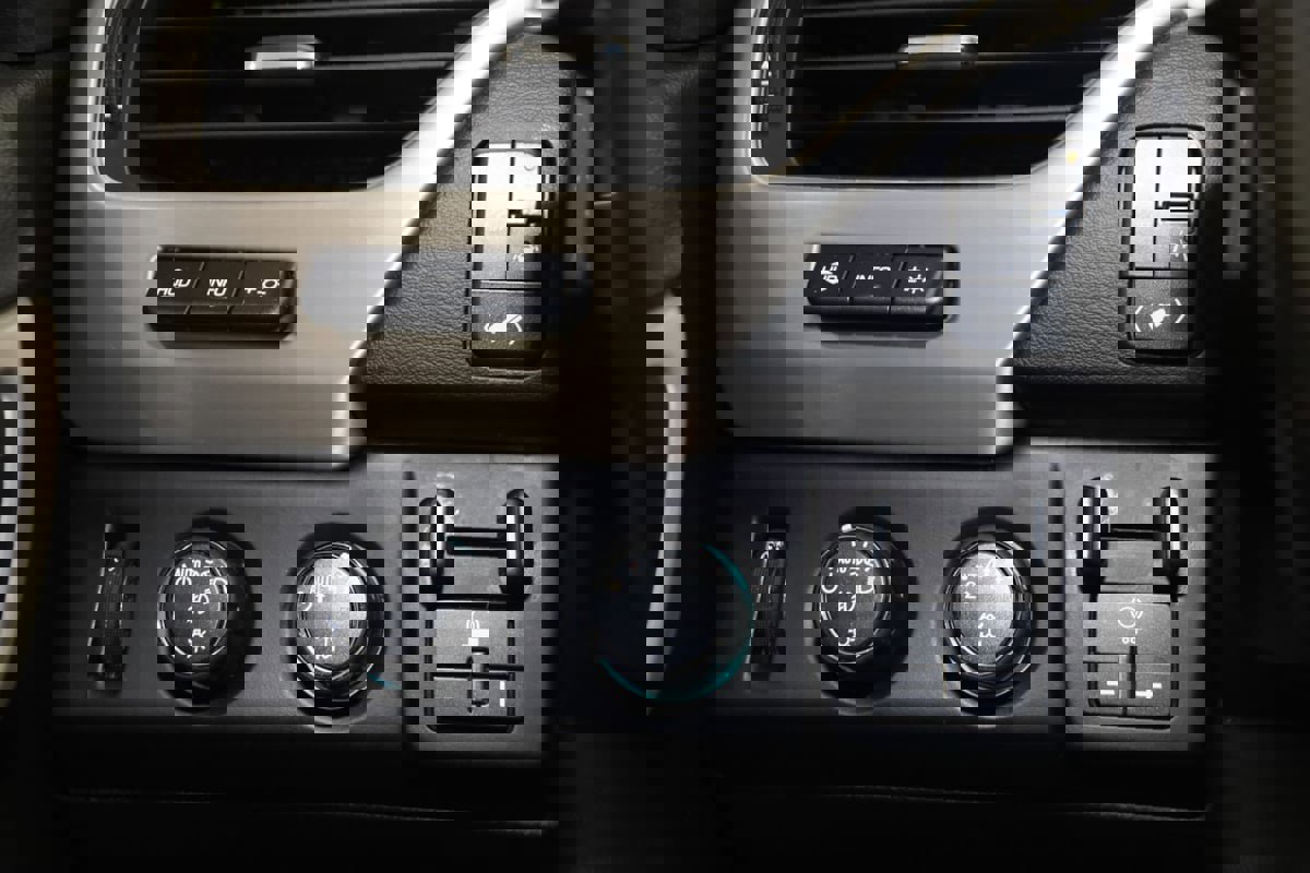 Used 2018 GMC Yukon Denali w/ Open Road Package image 29