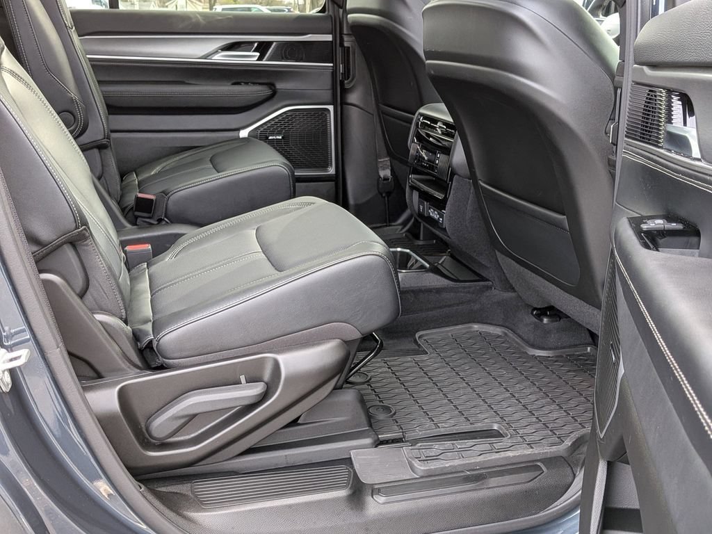 Used 2025 Jeep Wagoneer Series II w/ Premium Group I AWD/4WD image 26