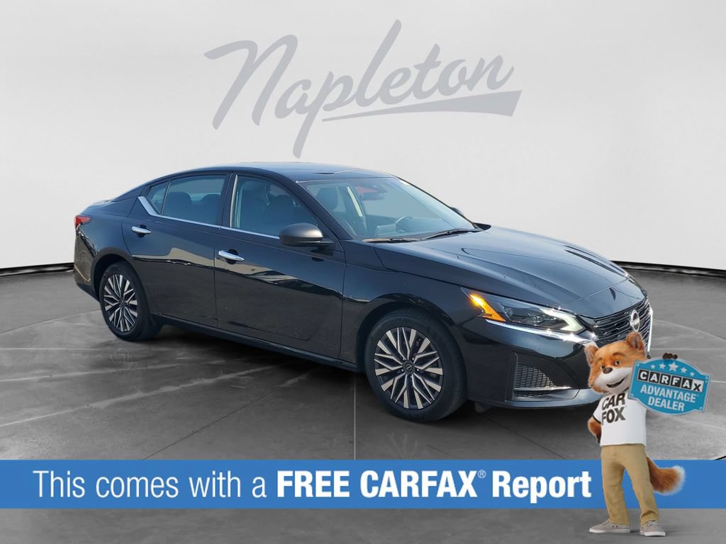 Used 2025 Nissan Altima 2.5 SV FWD image 3