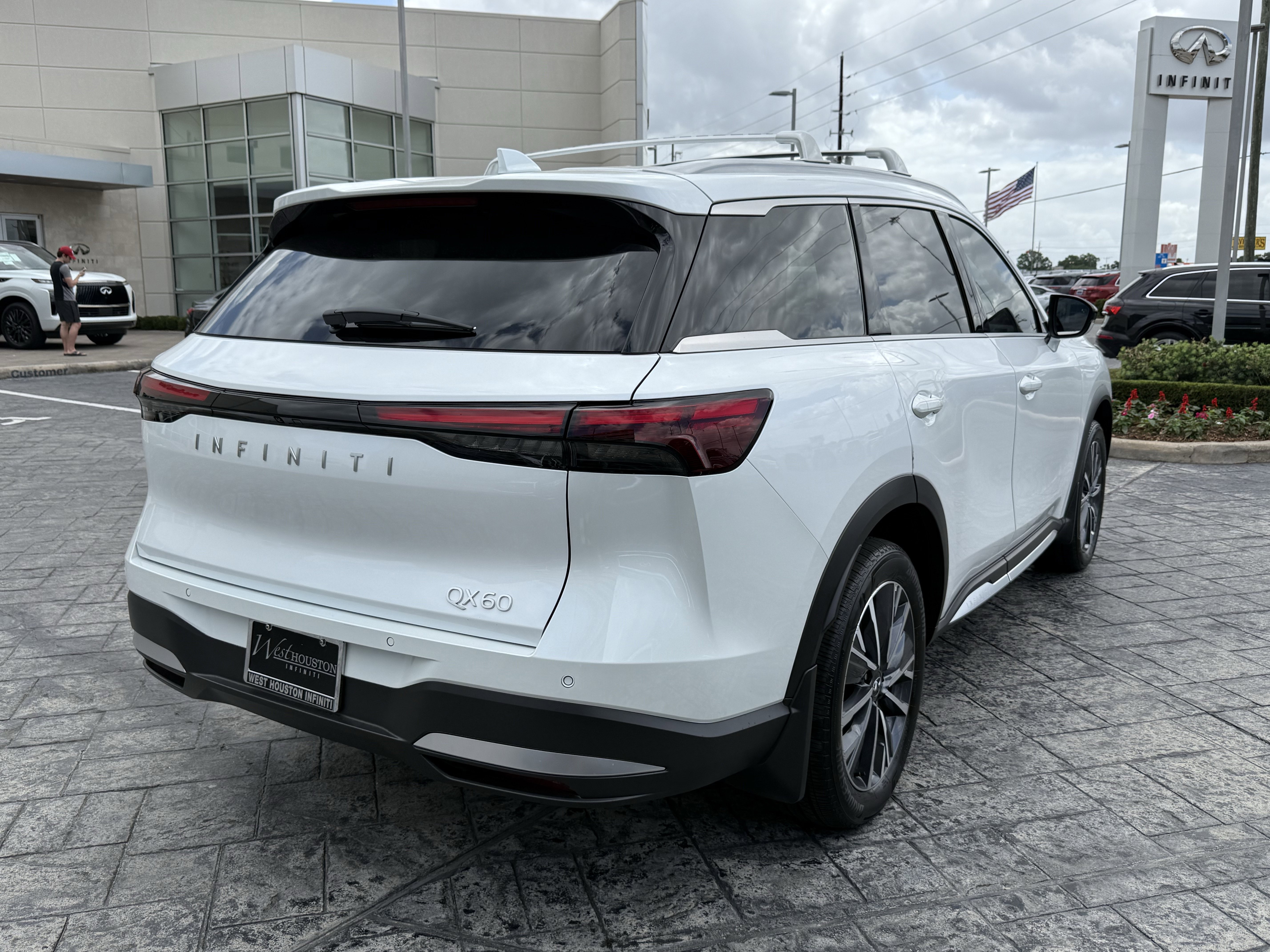 Certified 2026 INFINITI QX60 Luxe w/ Cargo Package image 7