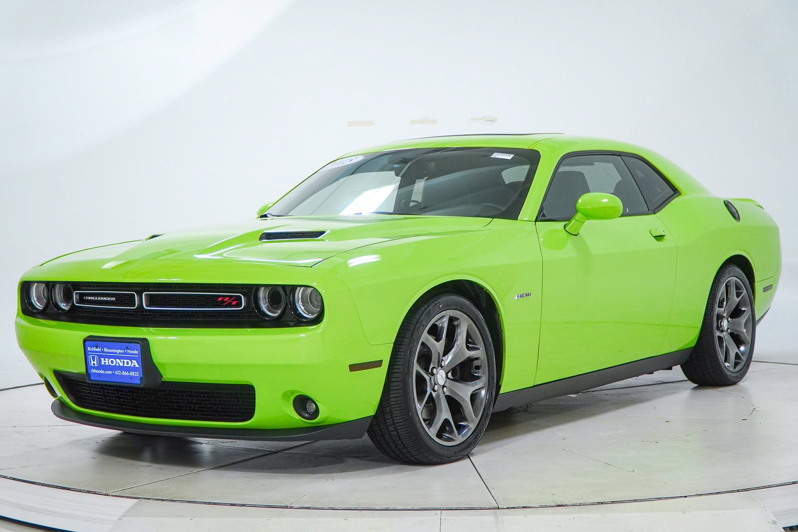 Used 2015 Dodge Challenger R/T Plus RWD image 3