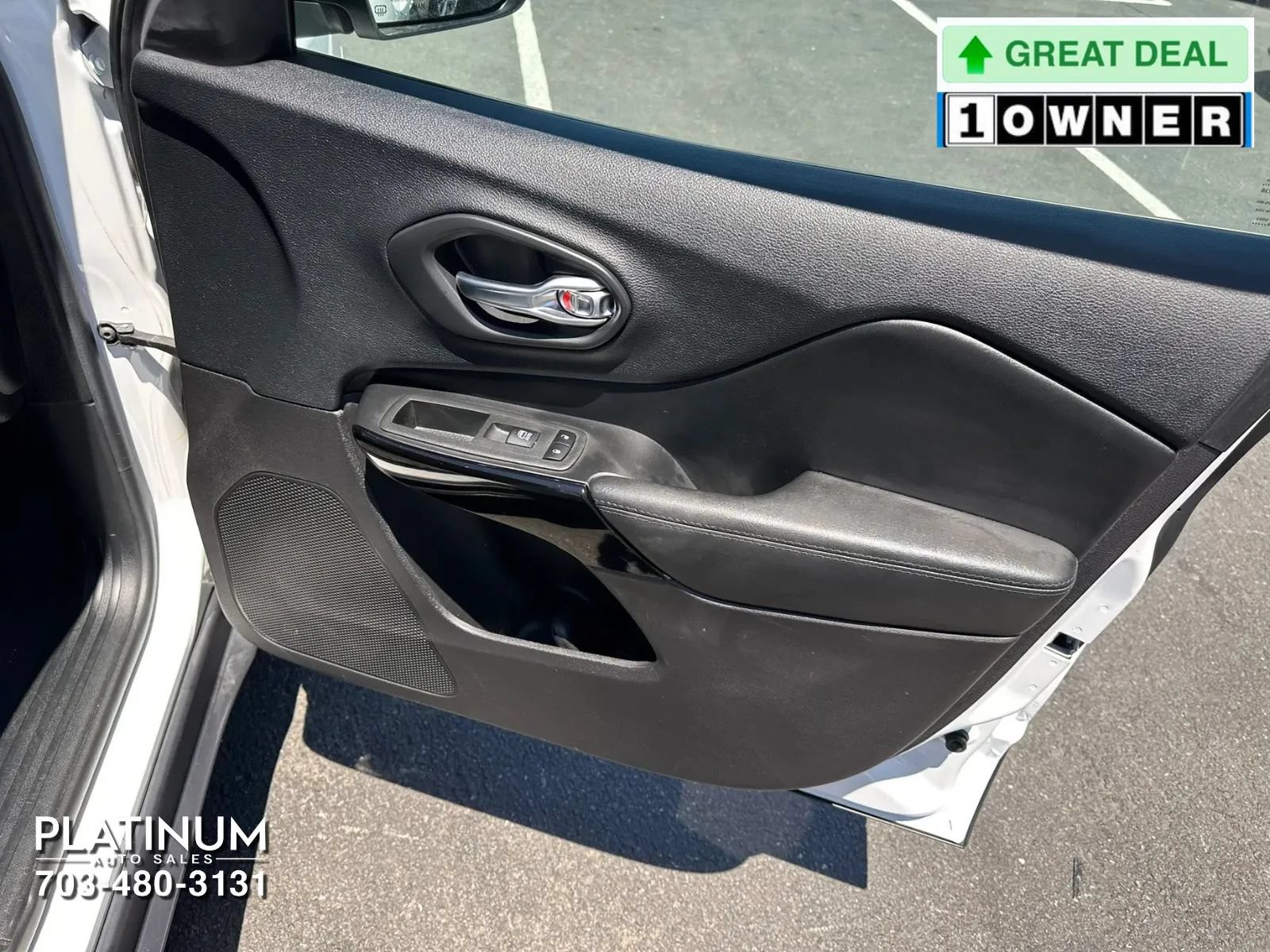Used 2020 Jeep Cherokee Latitude Plus FWD image 19