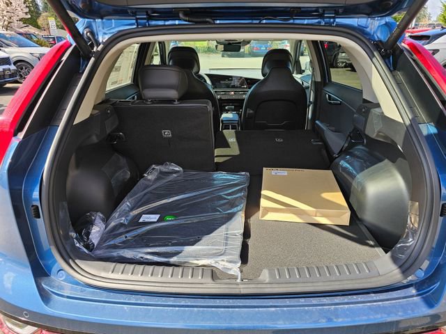 New 2026 Kia Niro SX Touring FWD image 12