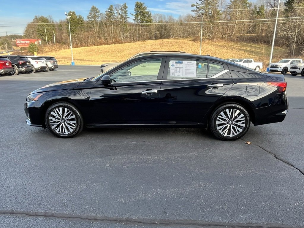 Used 2024 Nissan Altima 2.5 SV image 24