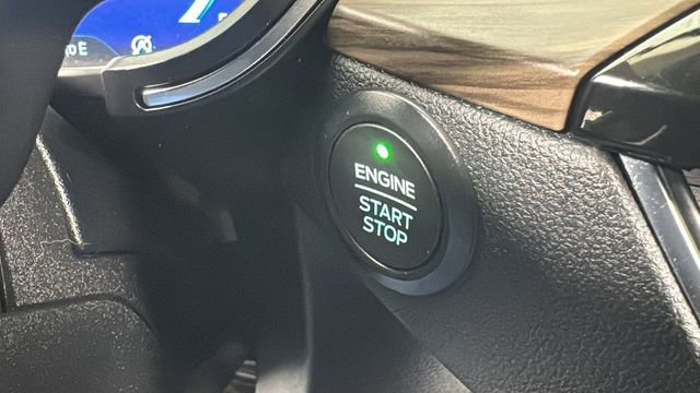 Used 2020 Ford Escape Titanium image 25