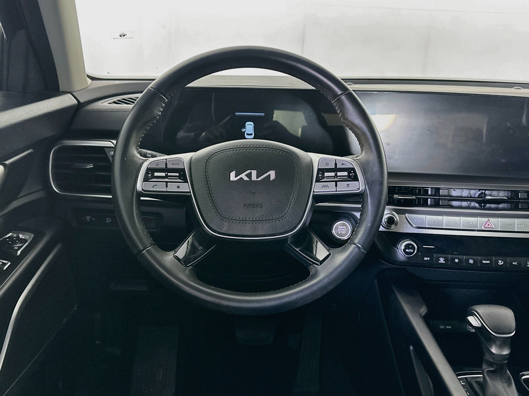 Used 2025 Kia Telluride LX FWD image 18