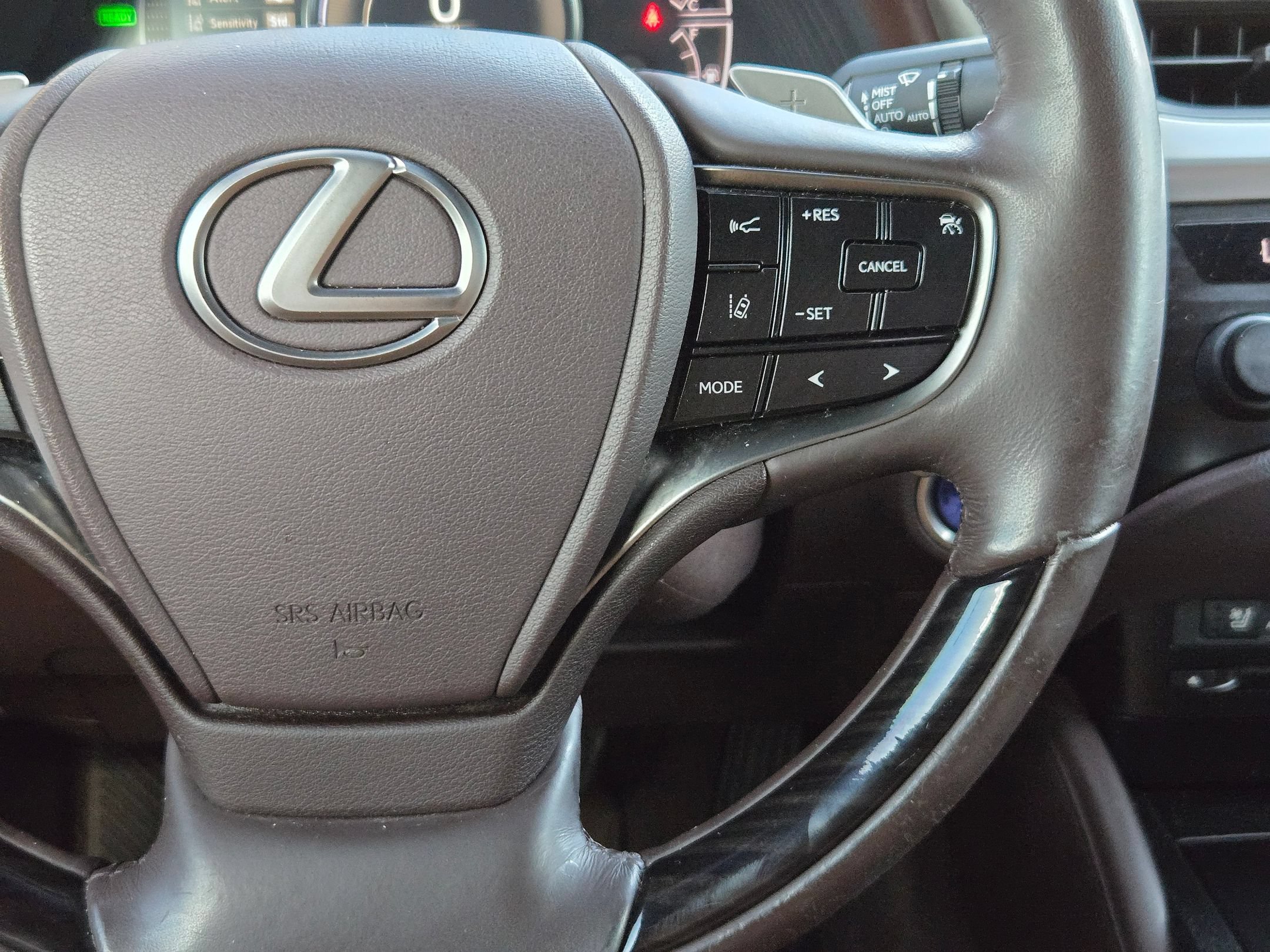 Used 2020 Lexus ES 300h w/ Premium Package FWD image 23