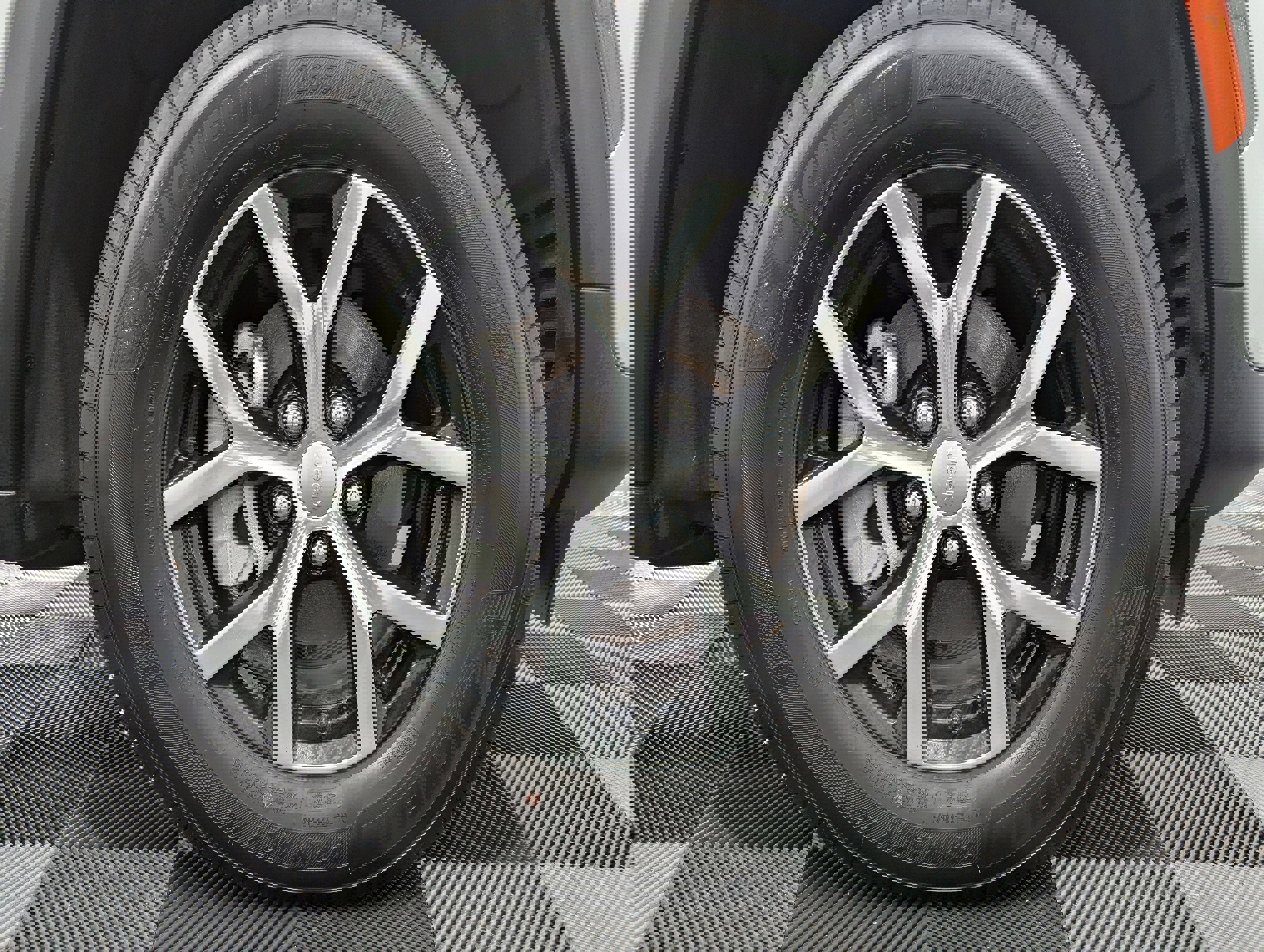 Used 2024 Jeep Grand Cherokee Limited image 6