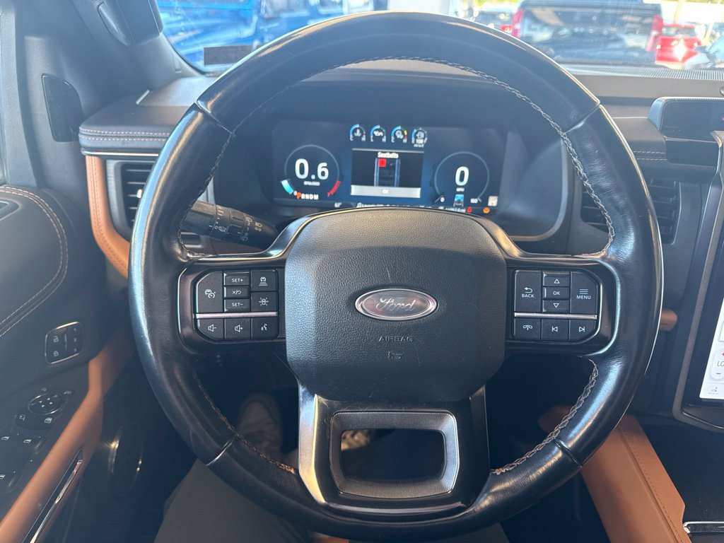 Used 2023 Ford Expedition Platinum AWD/4WD image 16