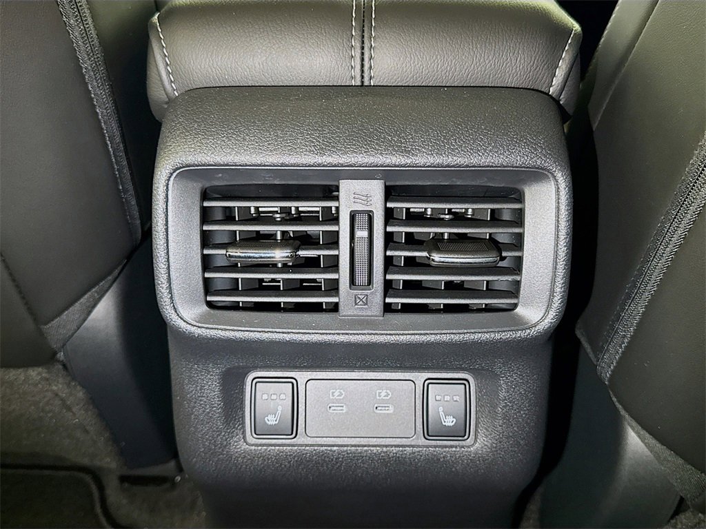 Used 2025 Nissan Murano Platinum w/ Cargo Package image 25