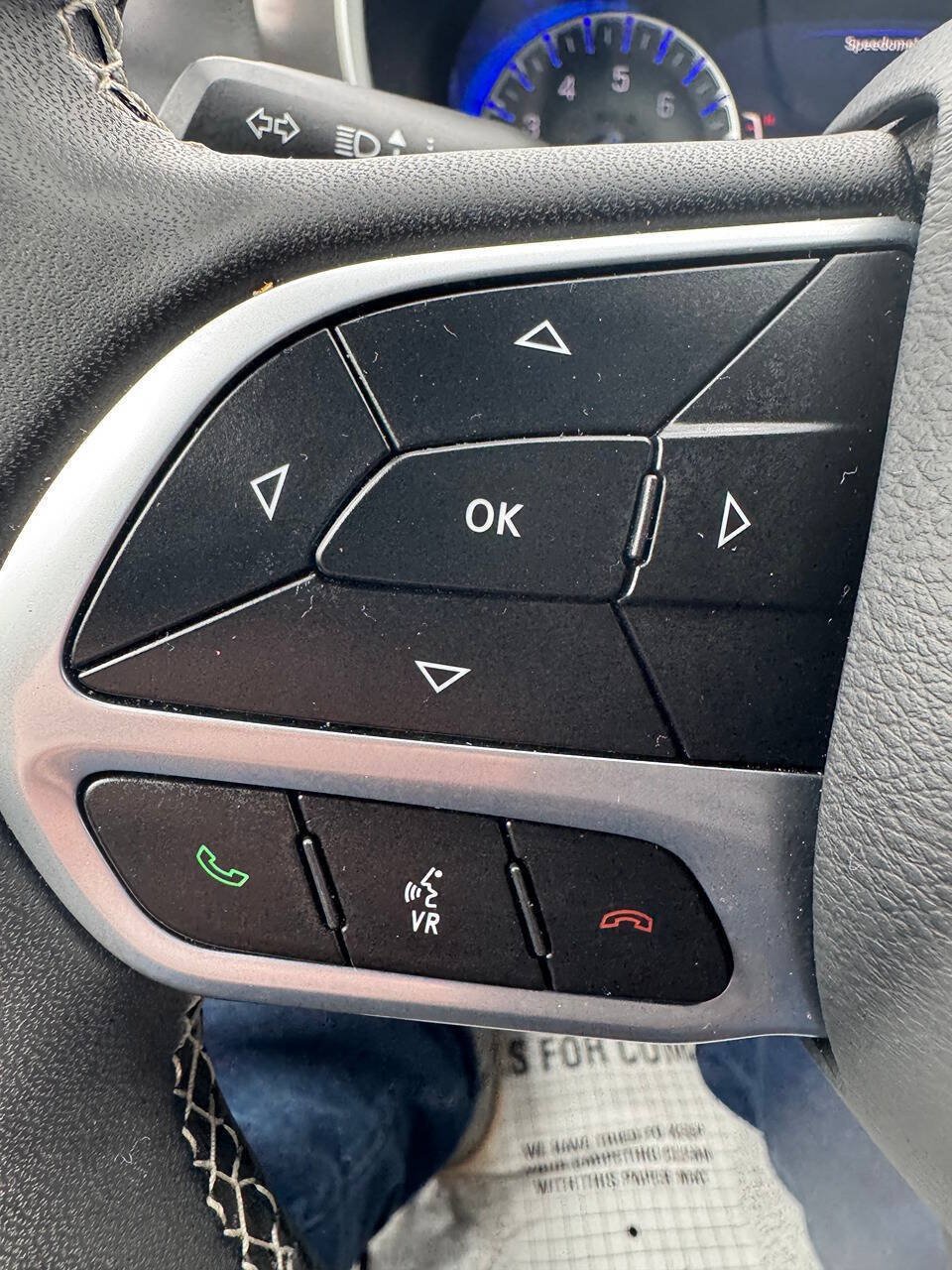 Used 2025 Chrysler Pacifica Select FWD image 14