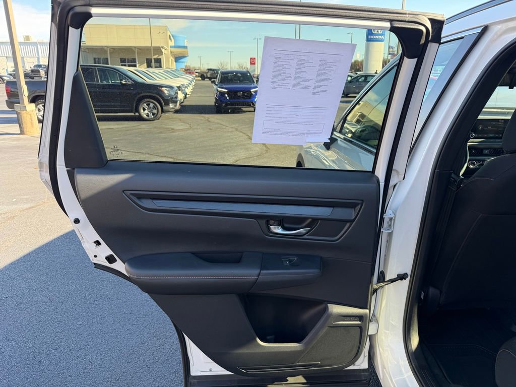 Used 2025 Honda CR-V Sport image 11
