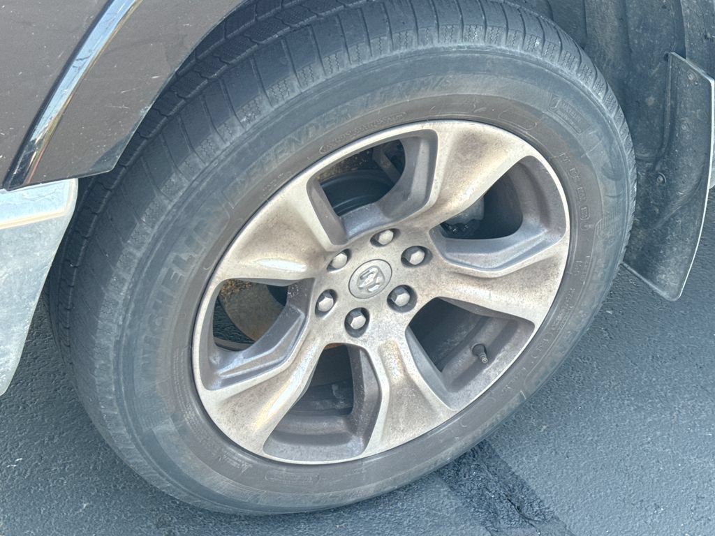 Used 2019 RAM 1500 Laramie AWD/4WD image 9