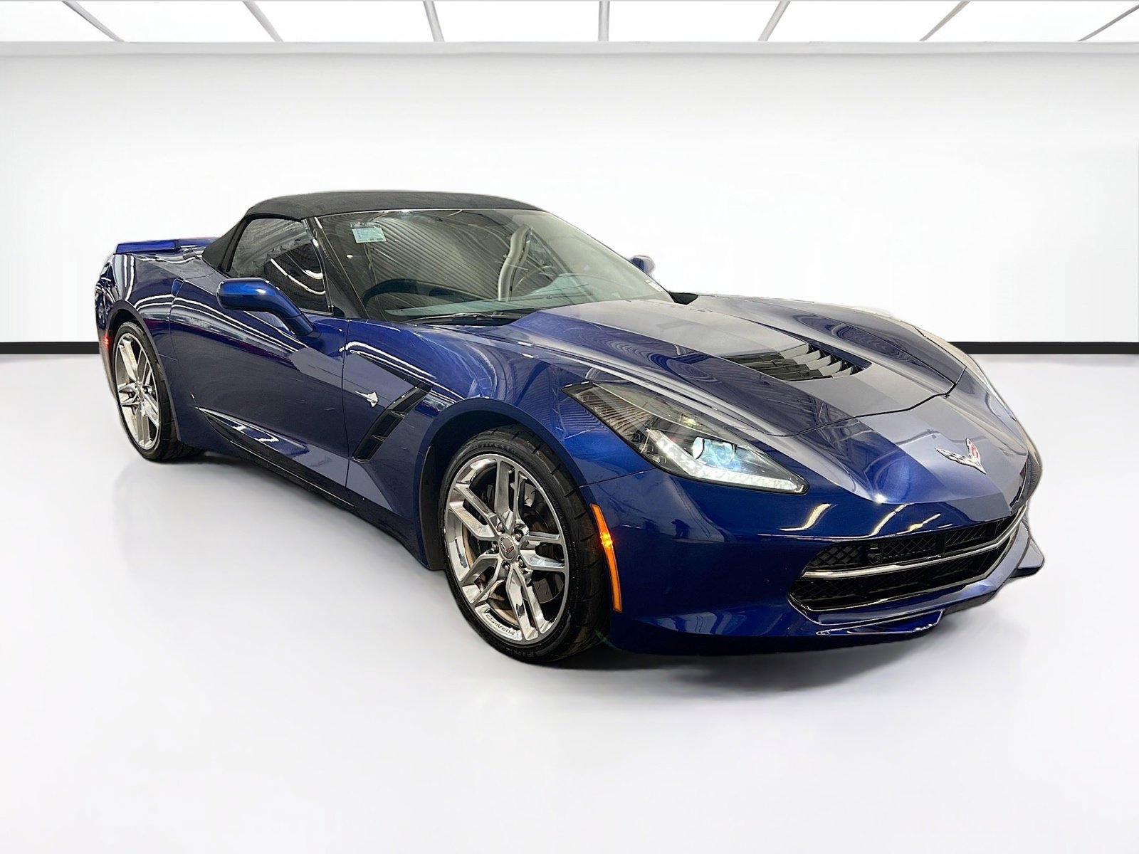 Used 2016 Chevrolet Corvette Stingray Convertible w/ 2LT Preferred Equipment Group RWD image 3