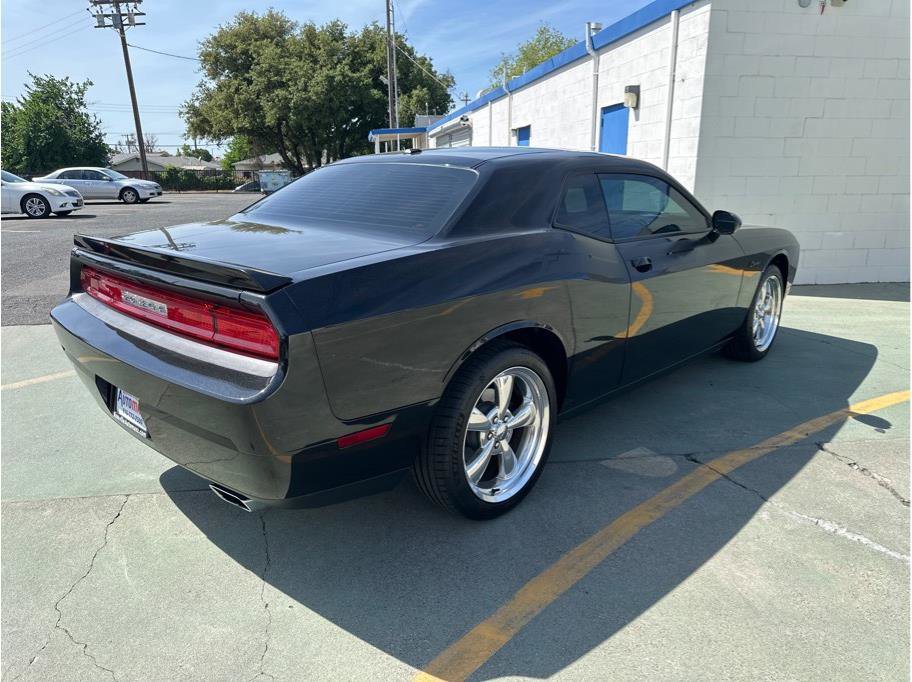 Used 2011 Dodge Challenger R/T RWD image 6
