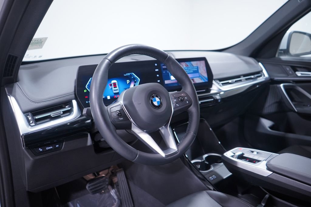 Used 2024 BMW X1 xDrive28i AWD/4WD image 6