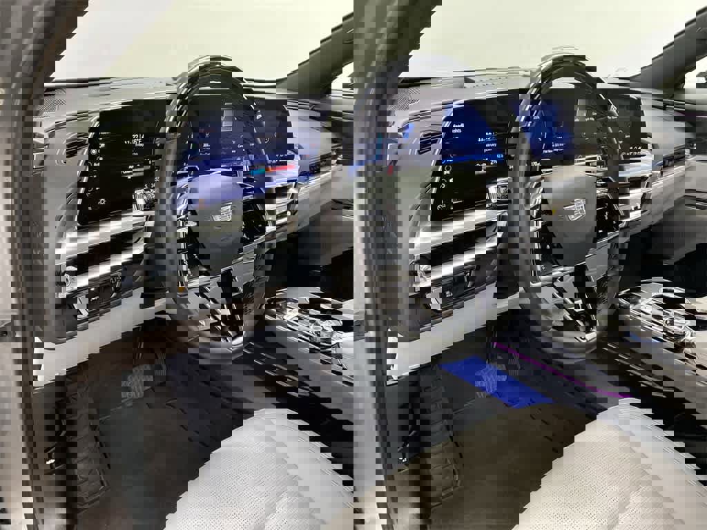 Certified 2024 Cadillac Lyriq Luxury image 2