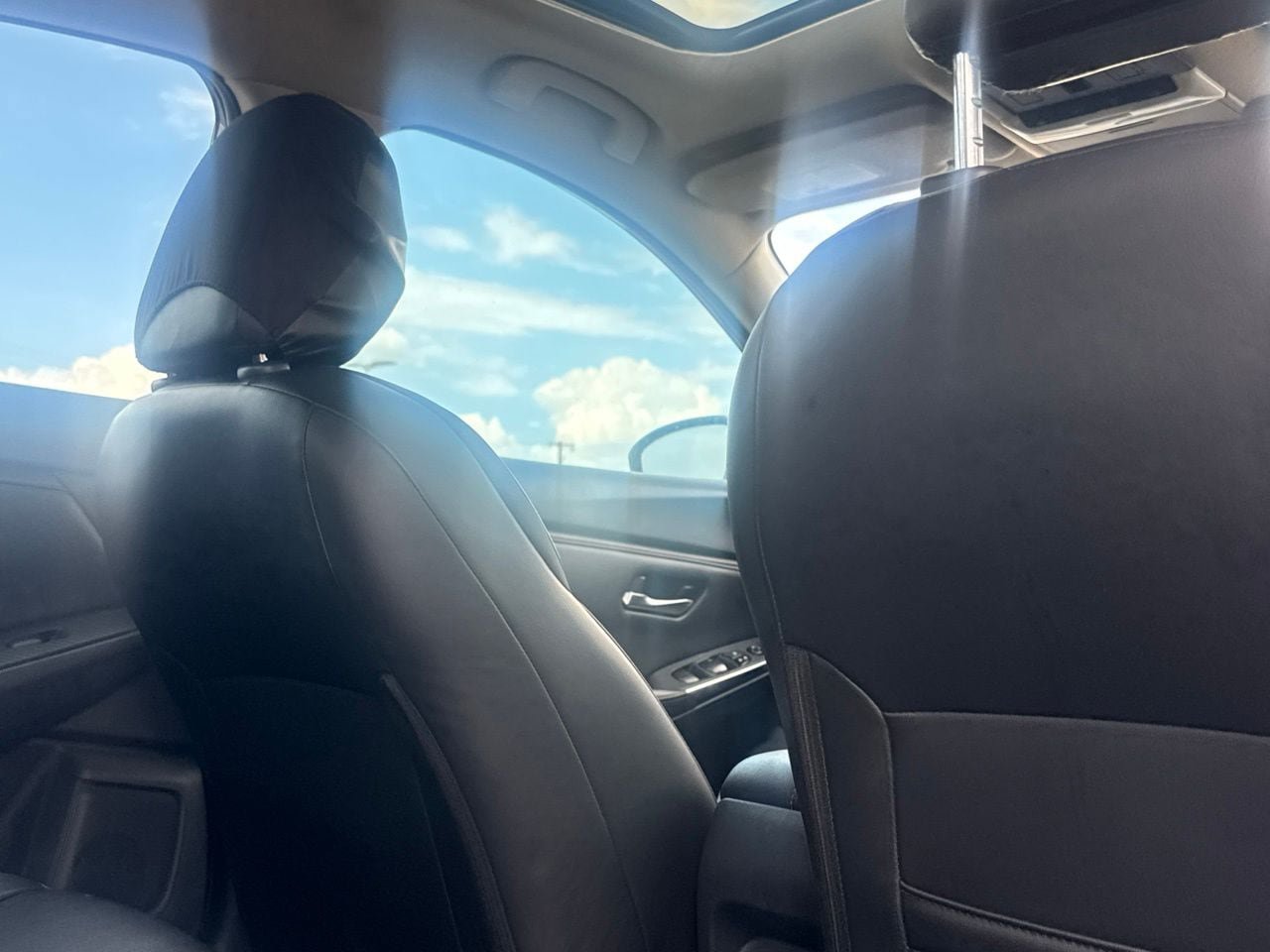 Certified 2023 Nissan Sentra SR w/ SR Premium Package FWD image 33