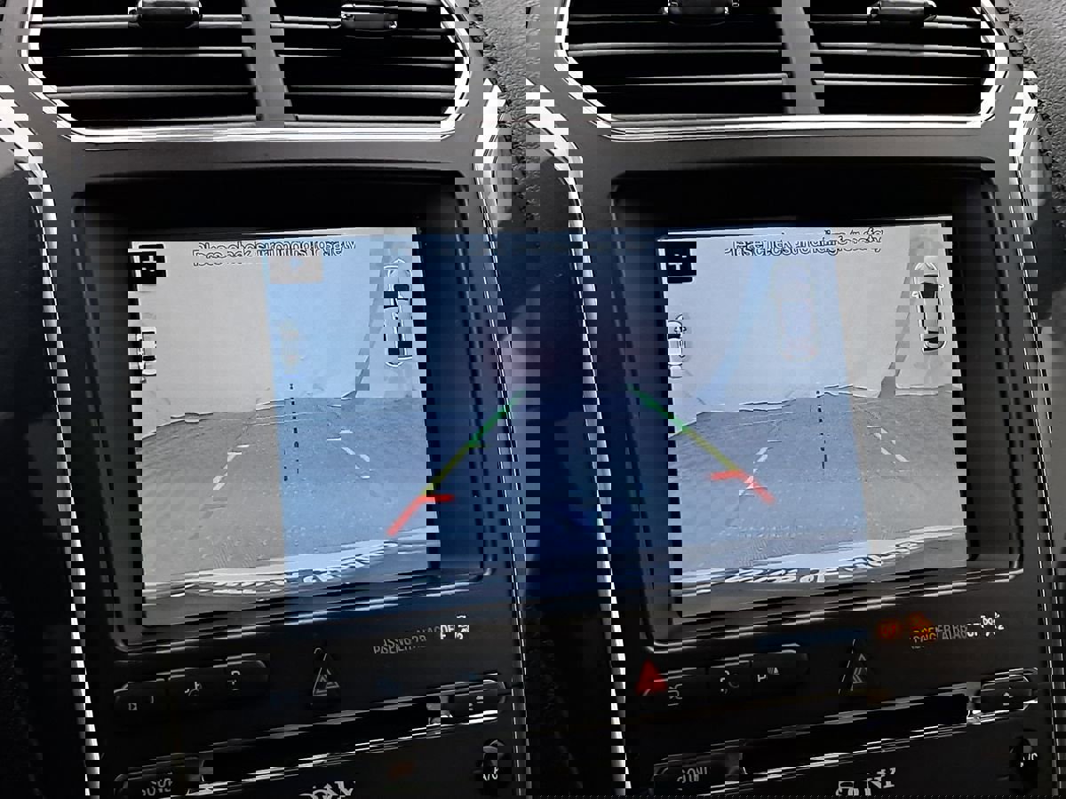 Used 2017 Ford Explorer Limited w/ Equipment Group 301A FWD image 18