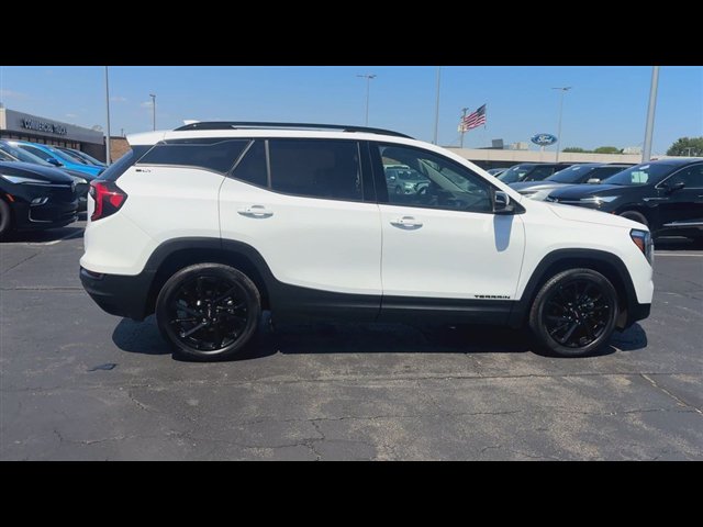 Certified 2023 GMC Terrain SLT w/ Infotainment Package II AWD/4WD image 9