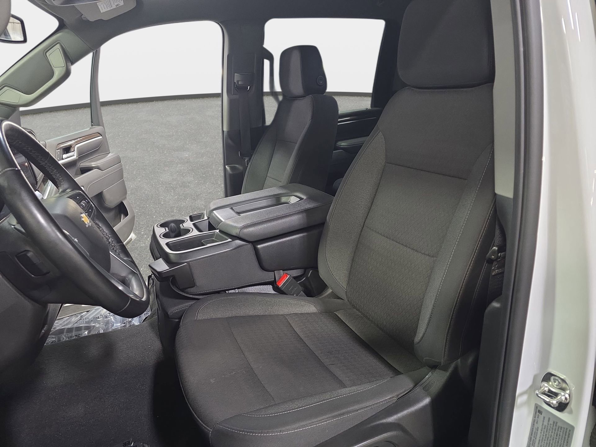 Used 2025 Chevrolet Silverado 3500 LT w/ Safety Package image 15